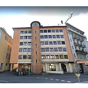 Appartement Sous Toits Proche Château Des Ducs, Chambéry
